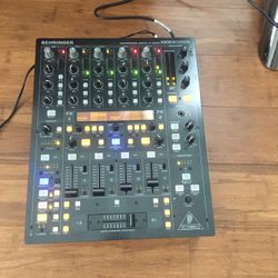 BERINGER Mixer 