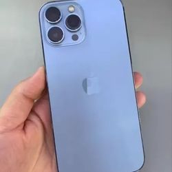 Dual SIM dual standby iPhone 13promax 256GB blue unlocked refurbished, new battery, new screen, no other repairs. Functions intact. Almost the same as