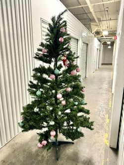 6’ Pre Lit Christmas Tree With Stand and Ornaments