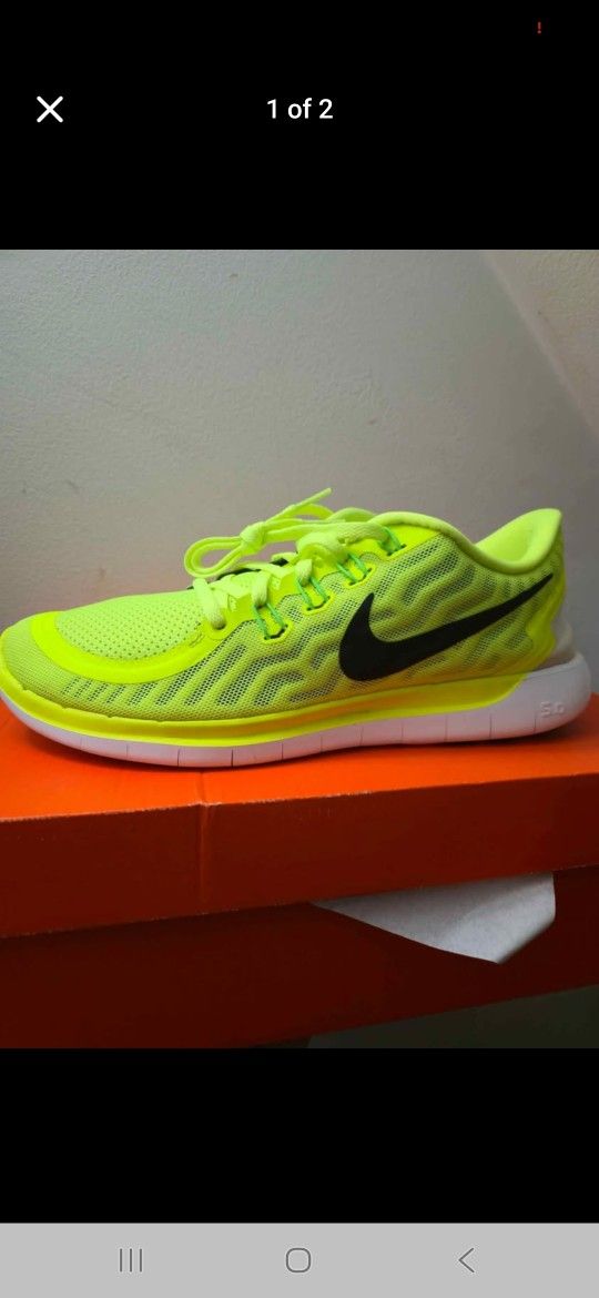 nike volt free run size 9.5