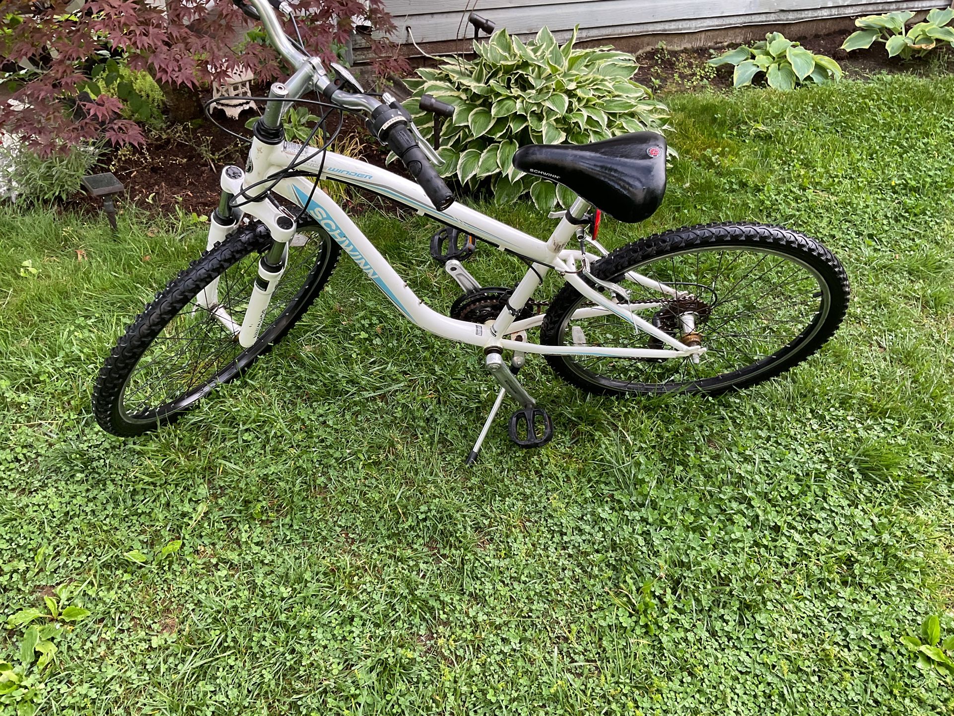 A Nice Schwinn Bike In Pretty Good Conditions, Good For The Summer (NO SHIPPING)