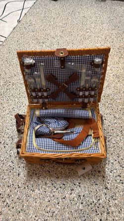 🧺New Wicker Picnic Basket for 2 Persons