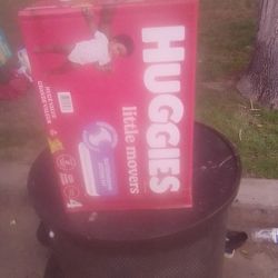 Huggies Size 4 Pampers Size 5