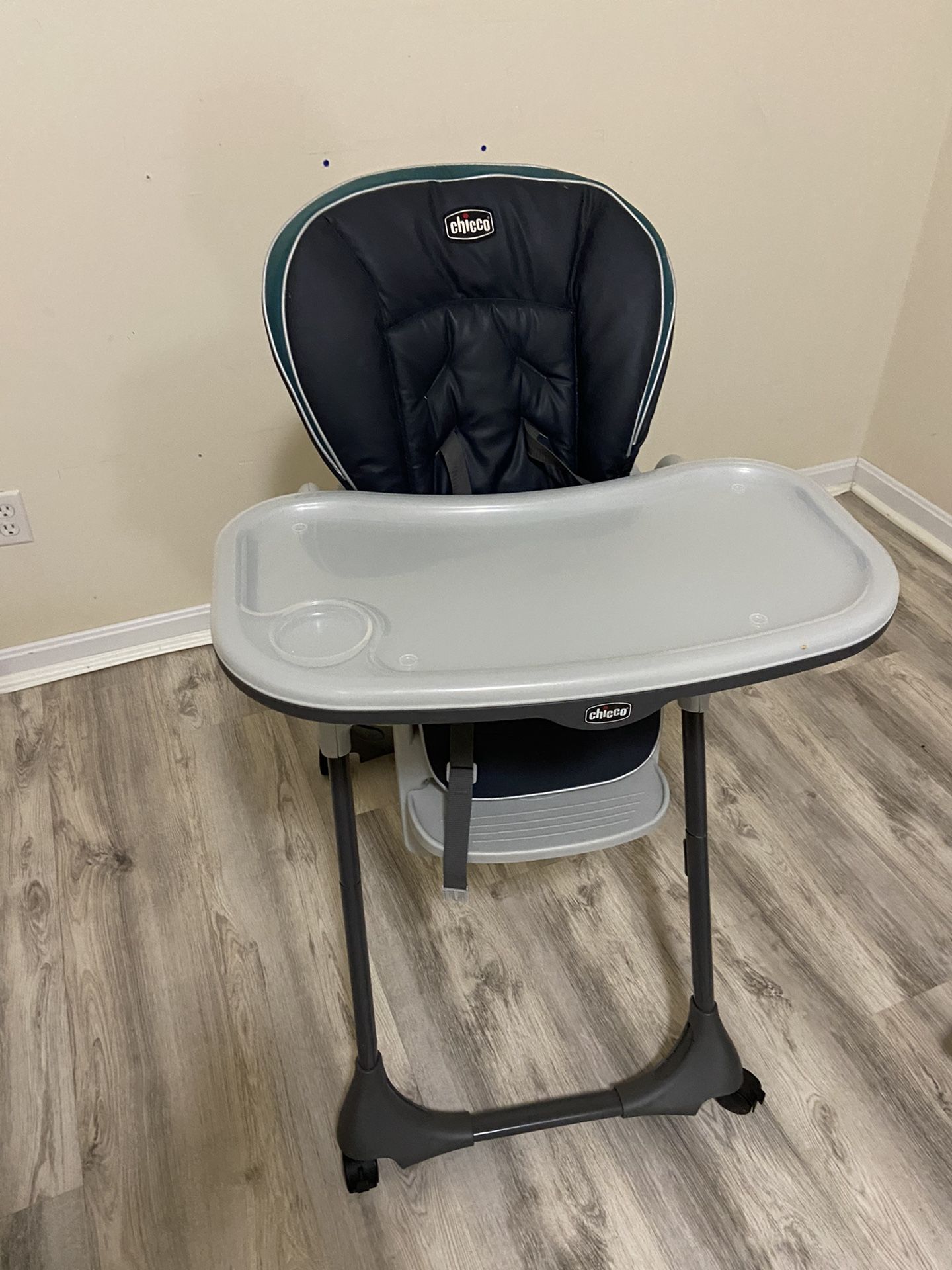 Kids Feeding Chair, Diaper Genie and Other Items