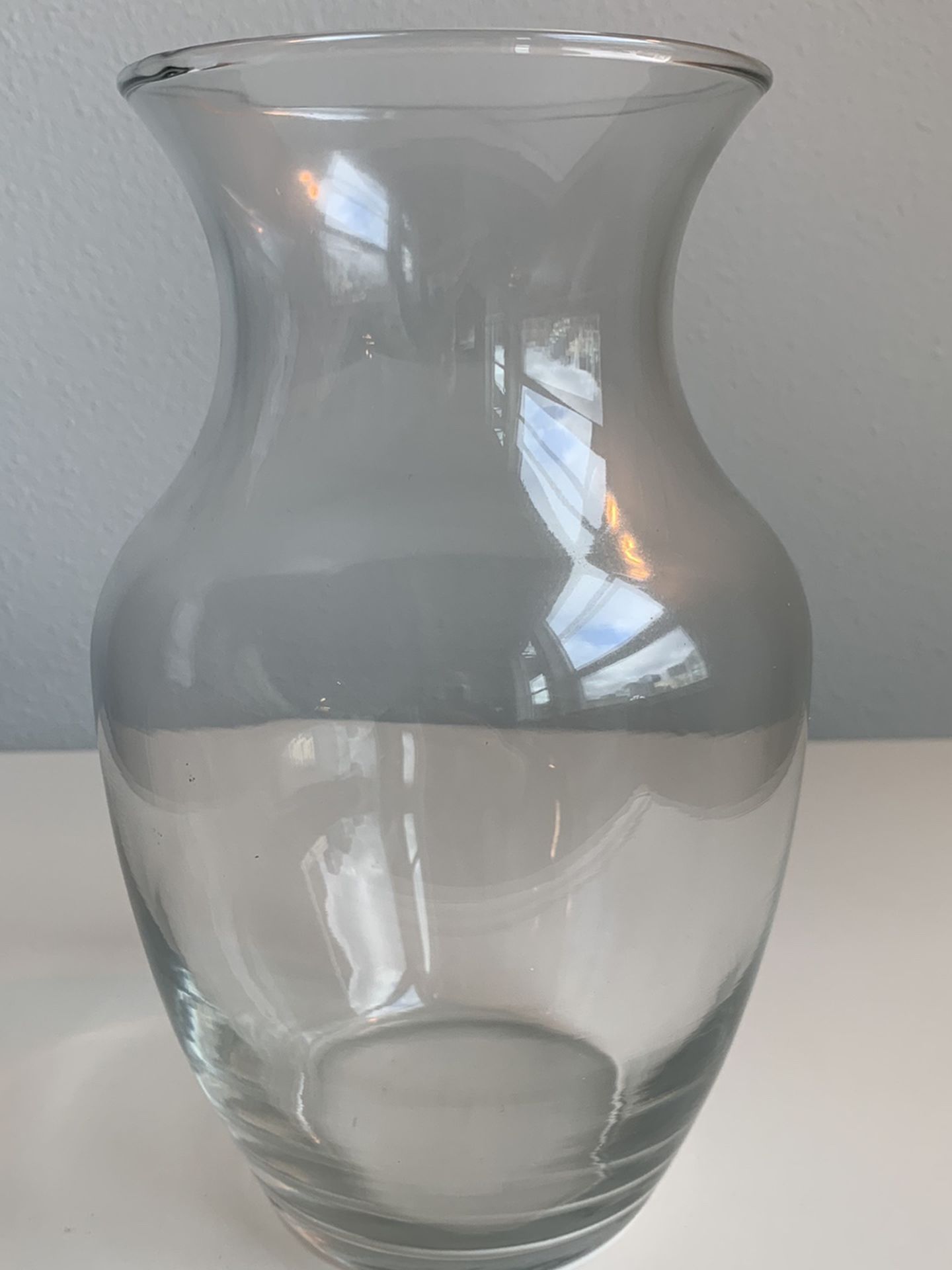 Curvy Clear Glass Vase