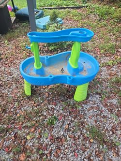Water table for toddlers