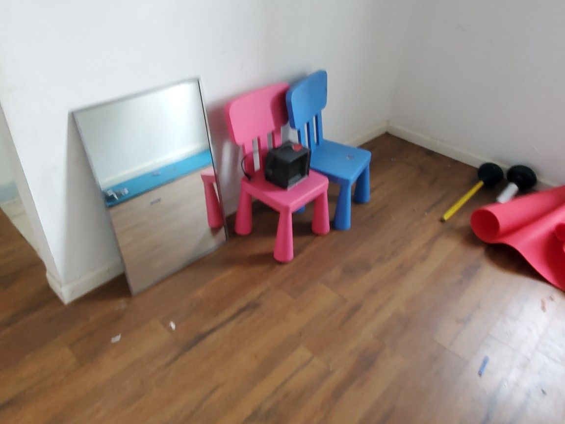 Two kid chairs