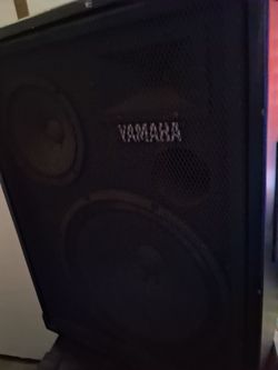 Yamaha 300 black used but like new size 18