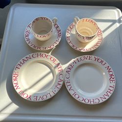 Valentine’s Decor Plates & Cups Set