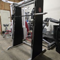 Life Fitness Smith Counter Balance Machine Exercise Plate Loaded Weight Gym Equipment