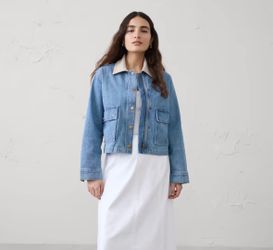 Banana Republic Light Blue Denim Jacket with Cream Collar XL