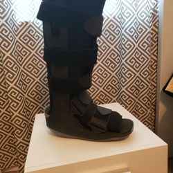 Breg J Orthopedic Boot Size M