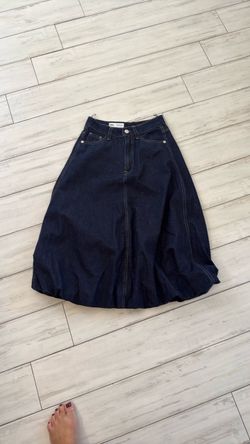 Woman skirt