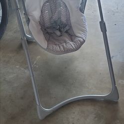 Graco Slim Spaces C Battery Operated Baby Swing