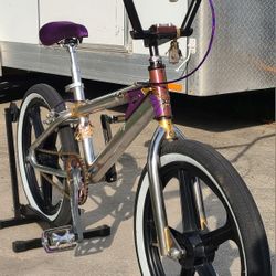 Schwinn Scrambler 20" Looptail BMX Bike