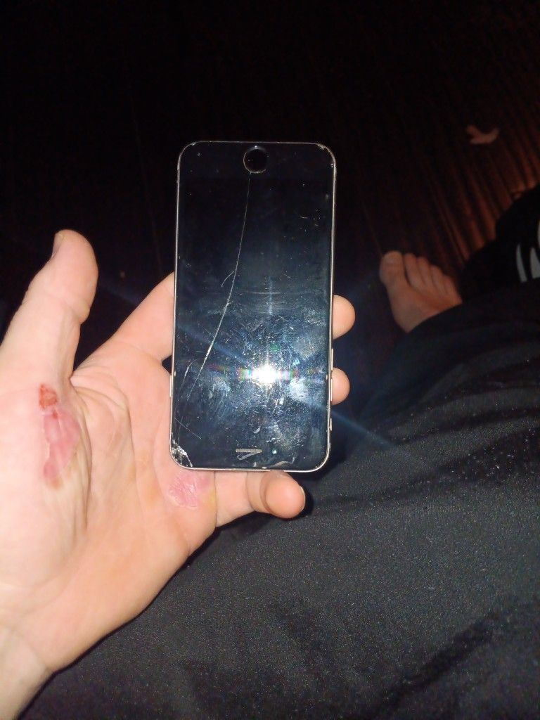 Cracked Iphone 6