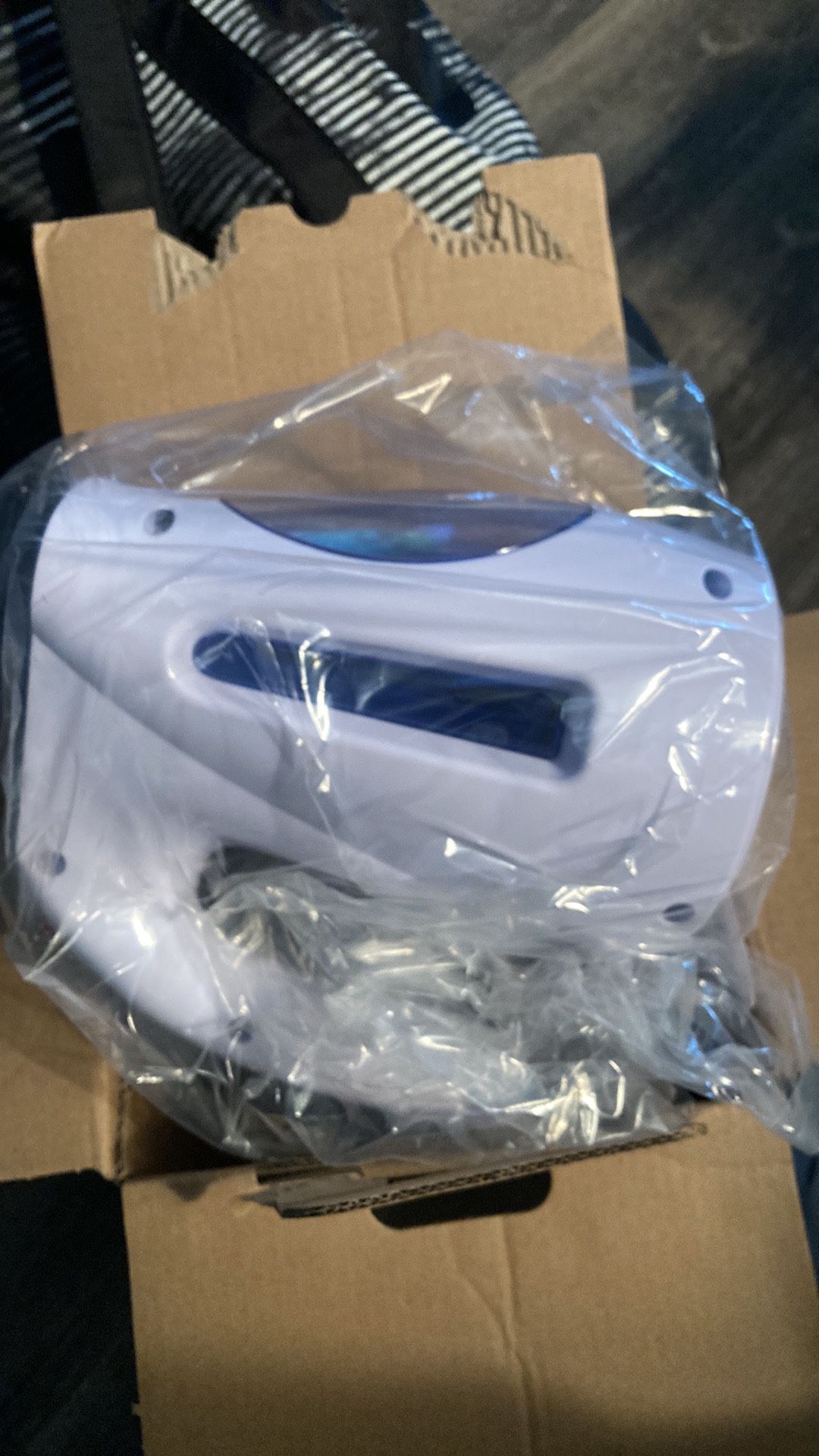 Clothes, Steamer