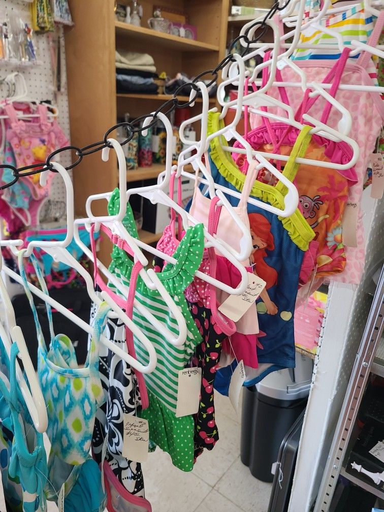 NEW CHILDREN'S SWIMWEAR