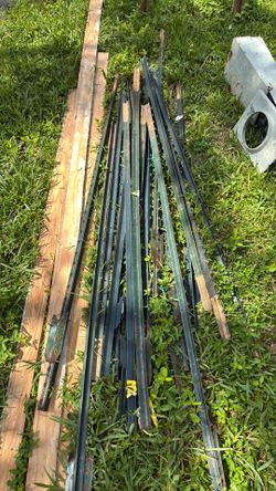14 Heavy-Duty 6’ Steel T-Posts