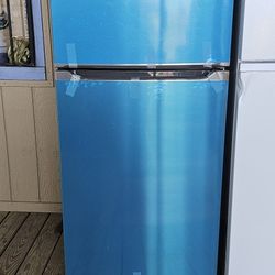 NEW REFRIGERATOR TOP FREEZER WITH WARRANTY GARANTIA POR ESCRITO 