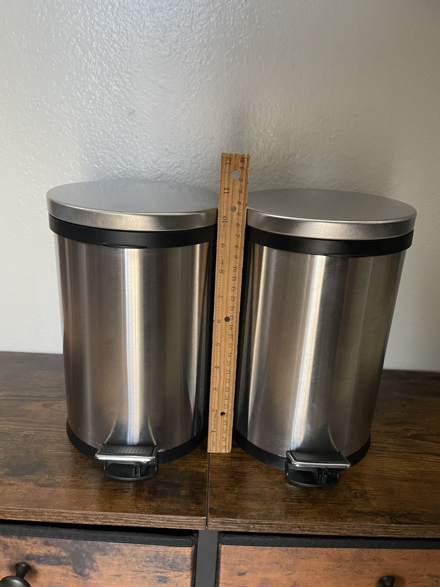 2 Small Trash Cans $15