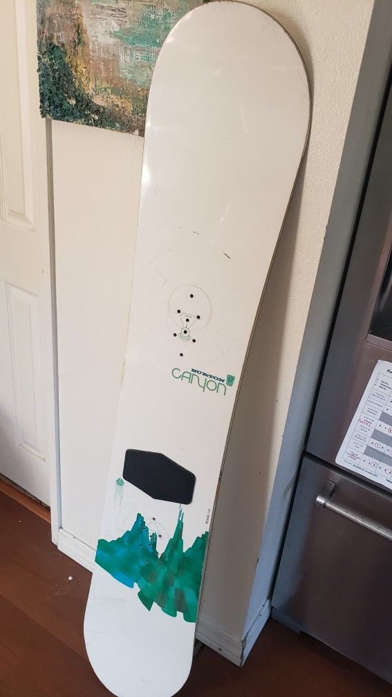 burton canon snowboard SNOWBOARD Burton Canyon 157cm for Sale in San Diego, CA