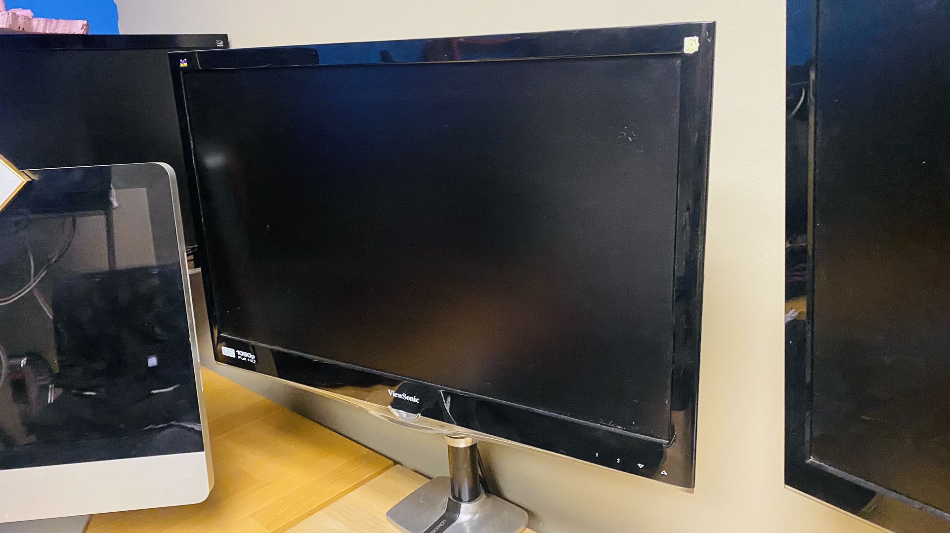 View Sonic VX2450 24” Monitors