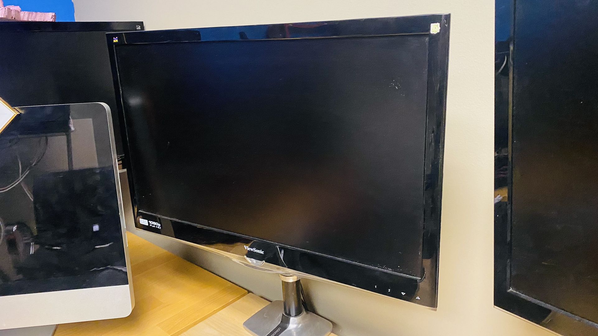 View Sonic VX2450 24” Monitors 