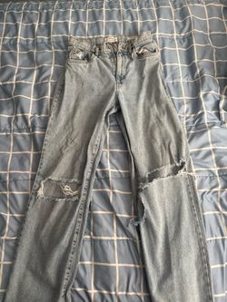 Light Wash High-Wasted Jeans