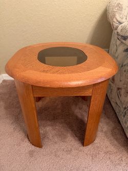 Like New Oak Wood and Glass End Table, Size 19 high by 22 wide by 24 long, NO scratches
