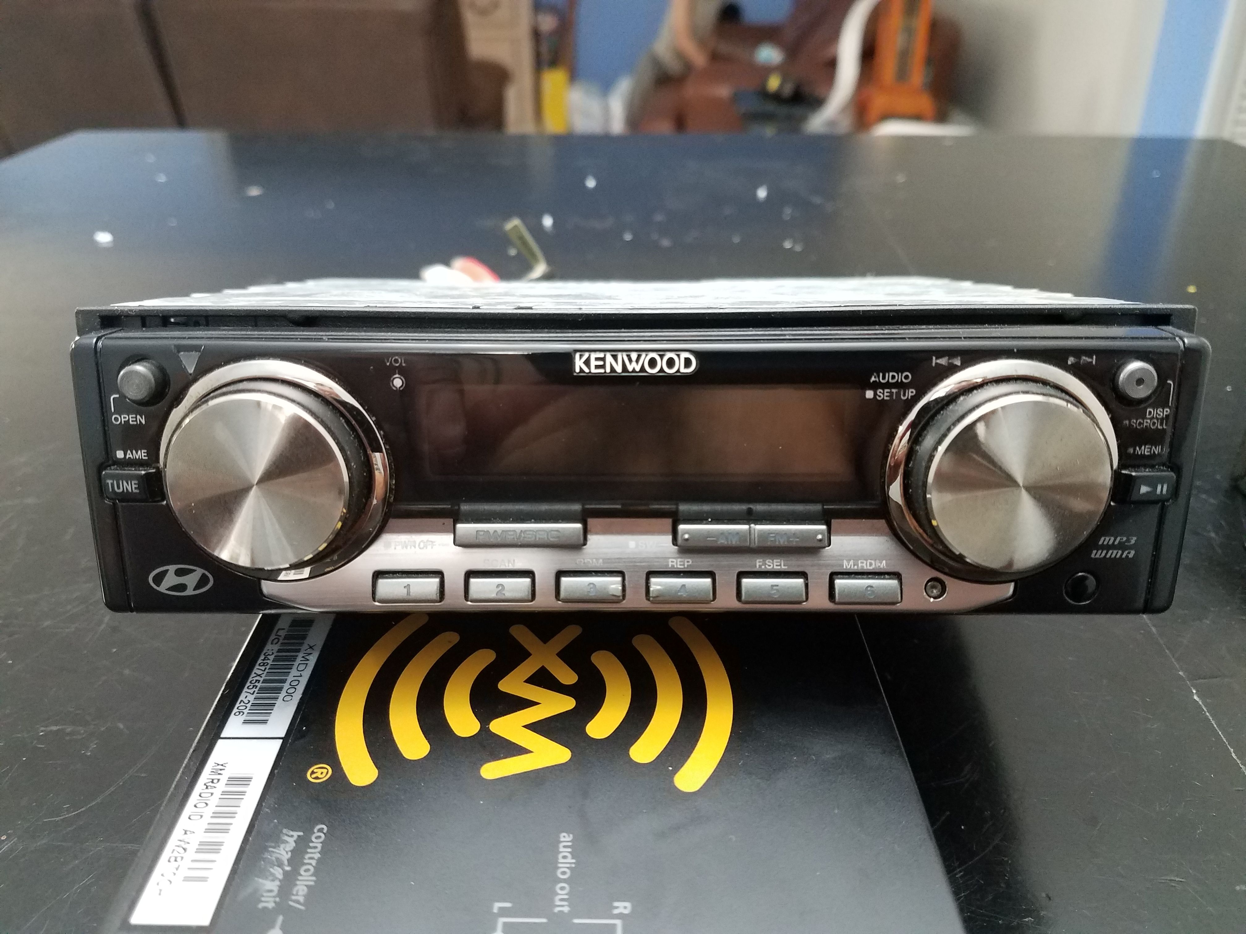 Vendo Radio CD , auxiliar Kenwood. y Changer/MD switching unit with auxiliary RCA stereo INPUT KCA - S210A