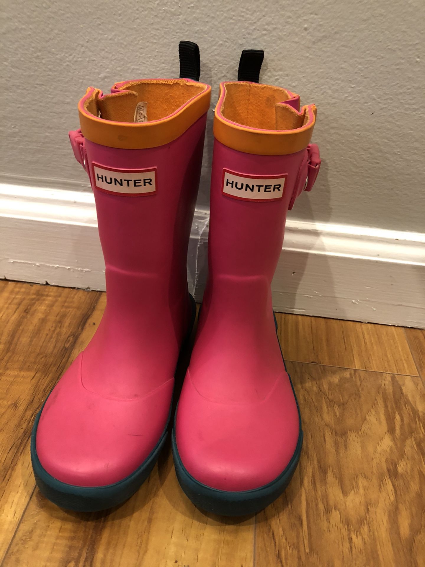 Hunter pink rain boots kids Size 9