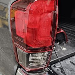 OEM 2016-2021 Tacoma Driver And Passenger Side