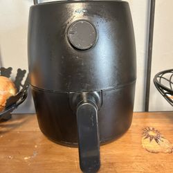 Black 2 Quart Air Fryer from Bella