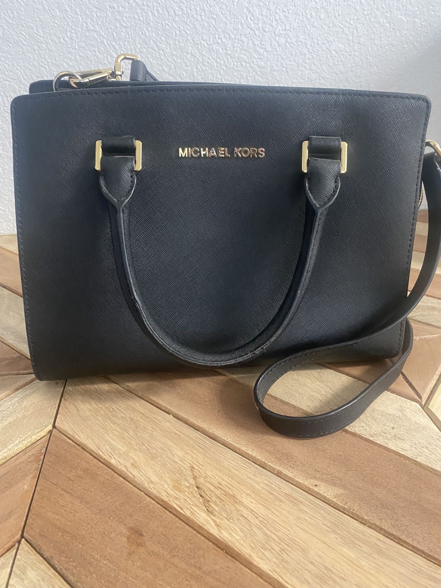 “Michael Kors” Handbag *(Not A Knockoff!)