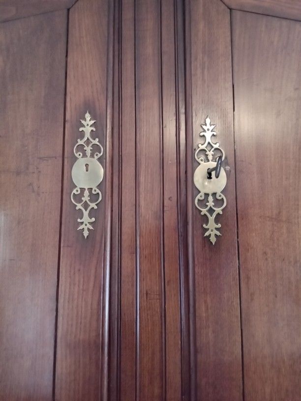 Early 1800s Antique Armoire Stunning! Beautiful!