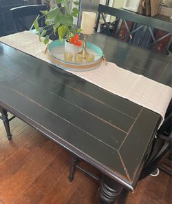 Free dinning table