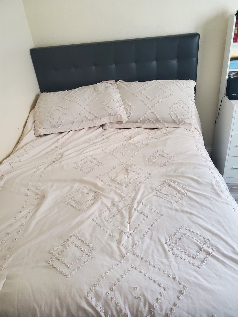 Full Size Mattress With Box Spring And Head Board