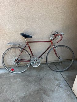 Classic Vintage Bikes Schwinn and Rampar