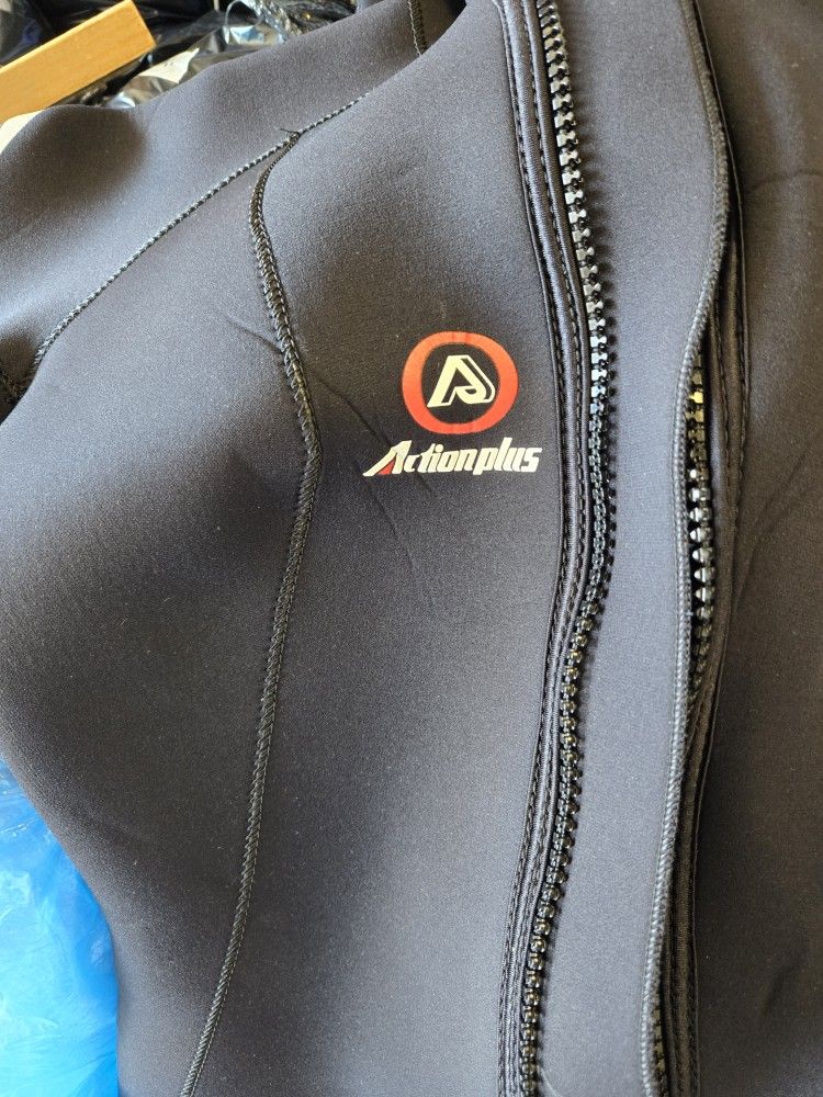 NWT American ACTION Plus WETSUIT SHORT AND LONG