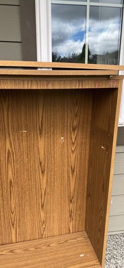 Free Book shelves  with 2 shelves included