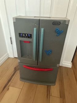 Kids Play Fridge