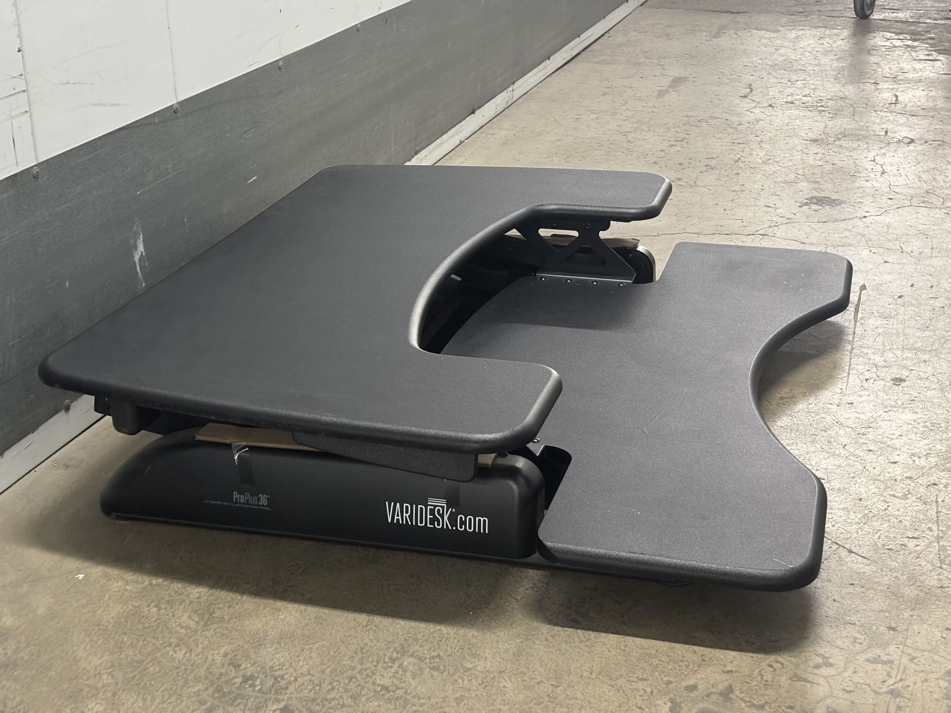Vari VariDesk Pro Plus 36 - Adjustable Desk
