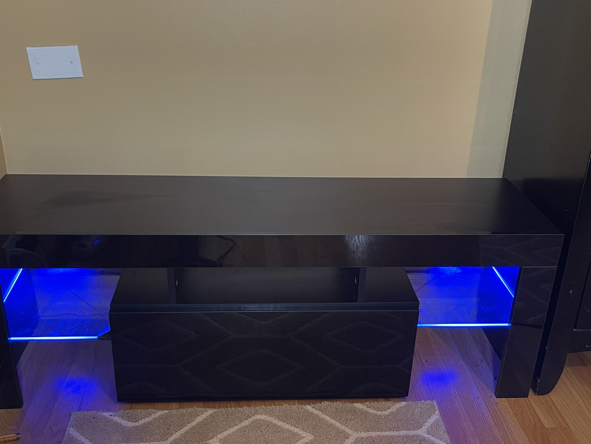 TV STAND FOR 50 INCH FLAT SCREEN
