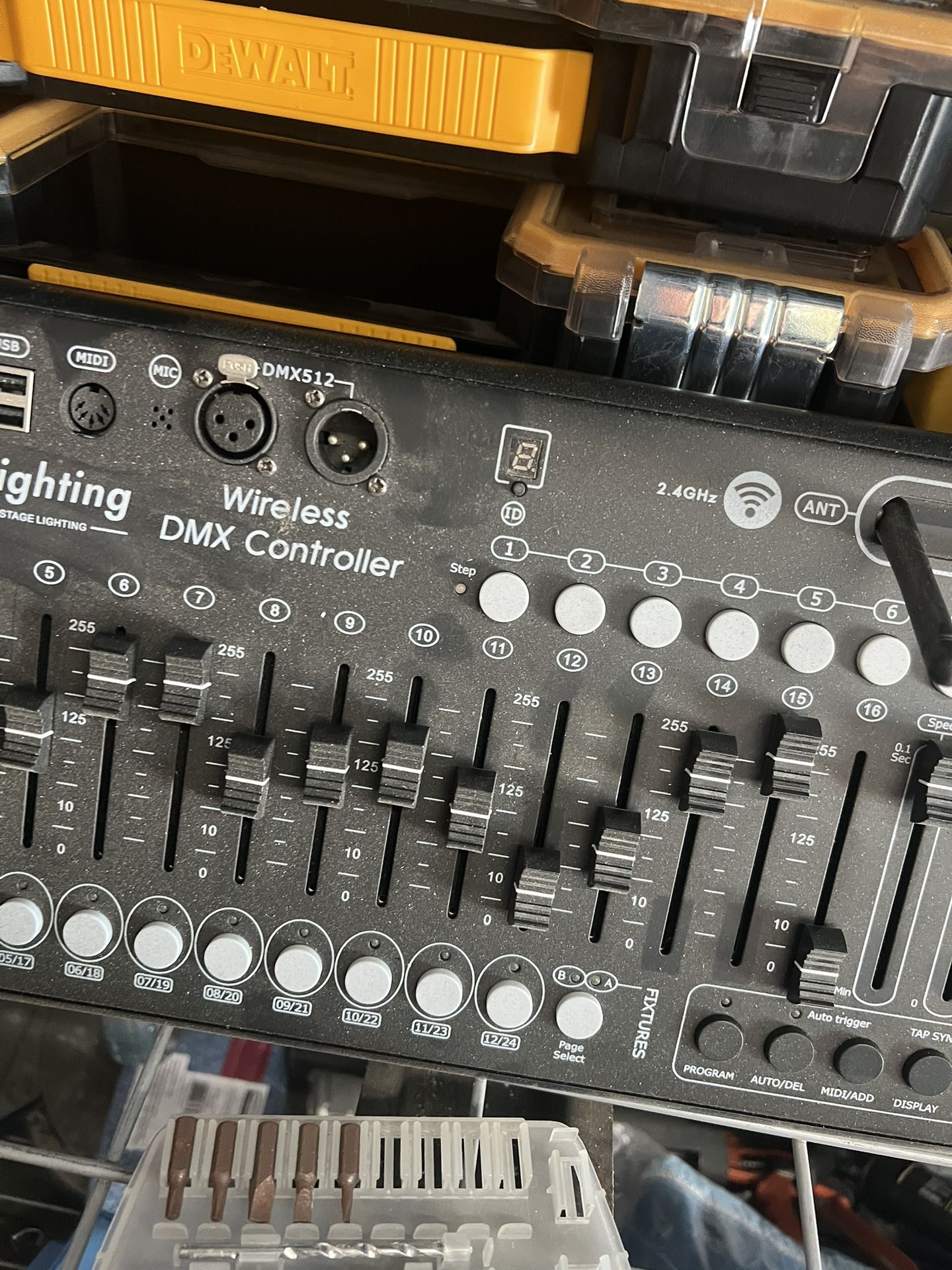DMX Wireless 384 Flat Controller