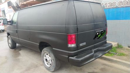2009 Ford E-350