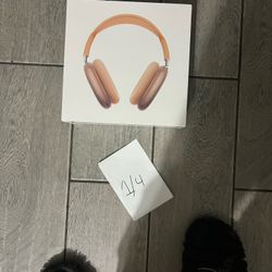 Apple AirPods Max Pink