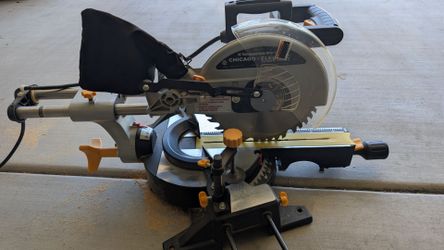 Chicago electric compound sliding miter saw