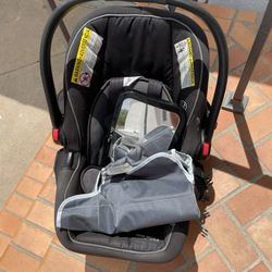 Infant GRACO Car Seat And Base Snugride, Baby mirror, And Diaper Changing Set 