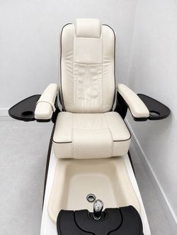 Professional Pedicure Spa Chair - Negotiable